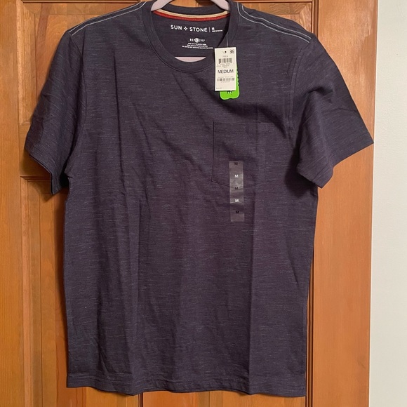 Sun + Stone men’s navy blue pocket tee Size M - Picture 2 of 4